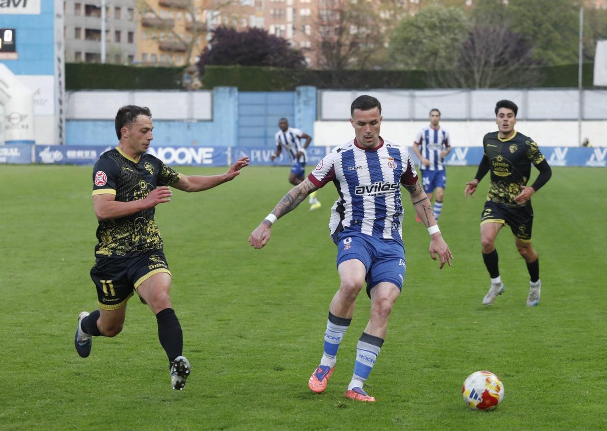 La victoria del Avilés ante el Ourense, en imágenes. La victoria del Avilés ante el Ourense, en imágenes.