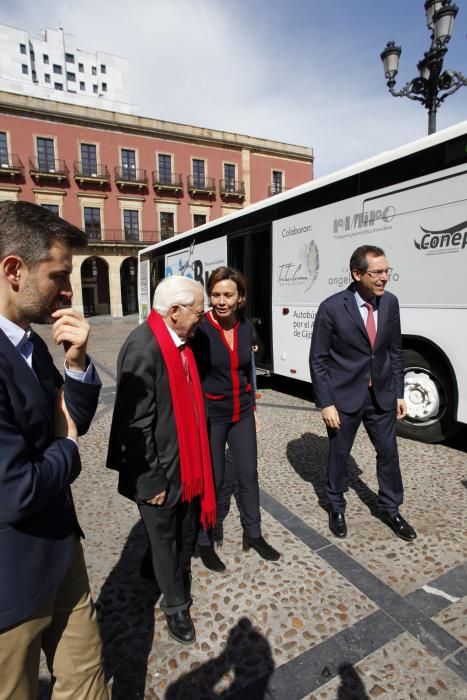 Bus peluquería de Mensajeros de la Paz