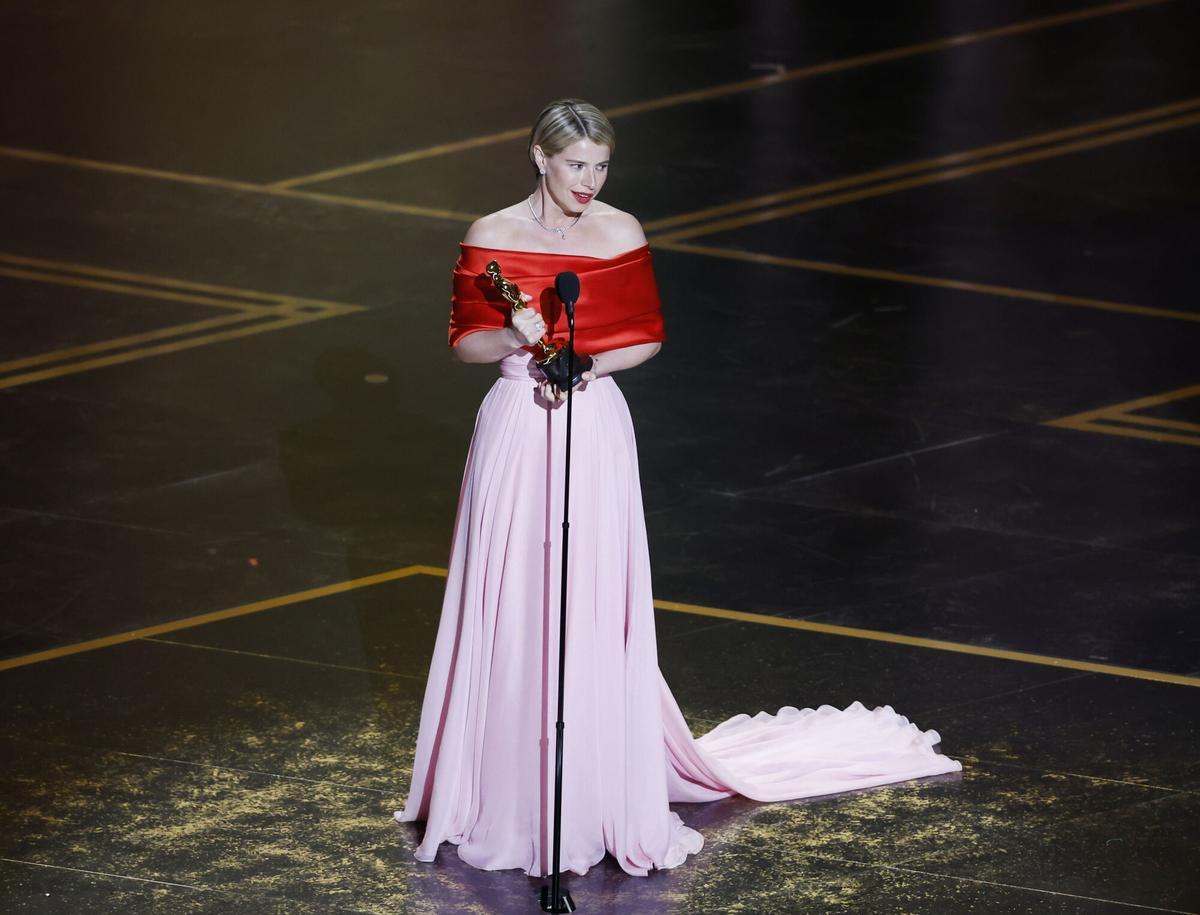 Jessie Buckley, durante la gala de los premios Oscar.