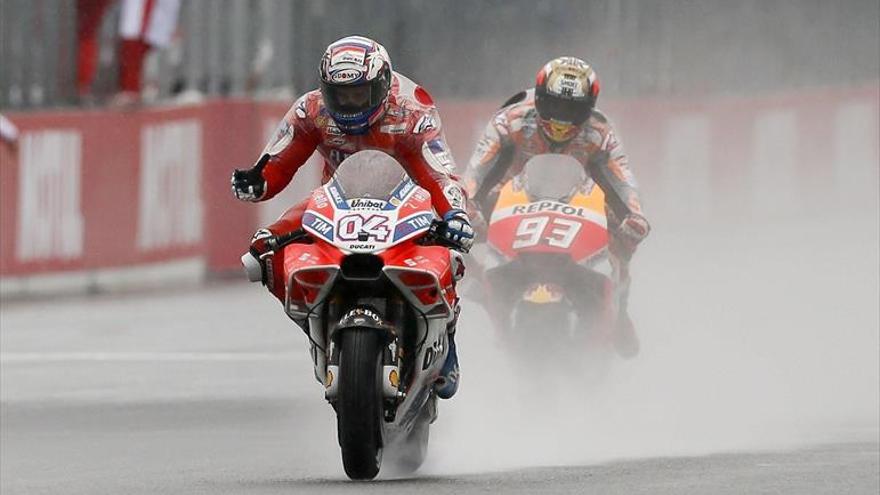 Dovizioso gana el combate suicida de la última vuelta