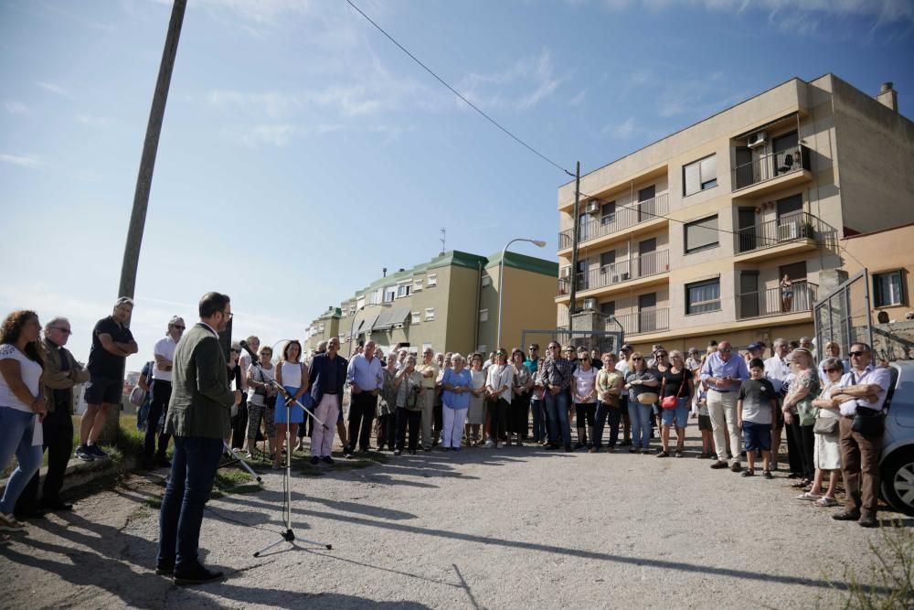 Un paseo en Sa Riera recuerda al Pare Manolo