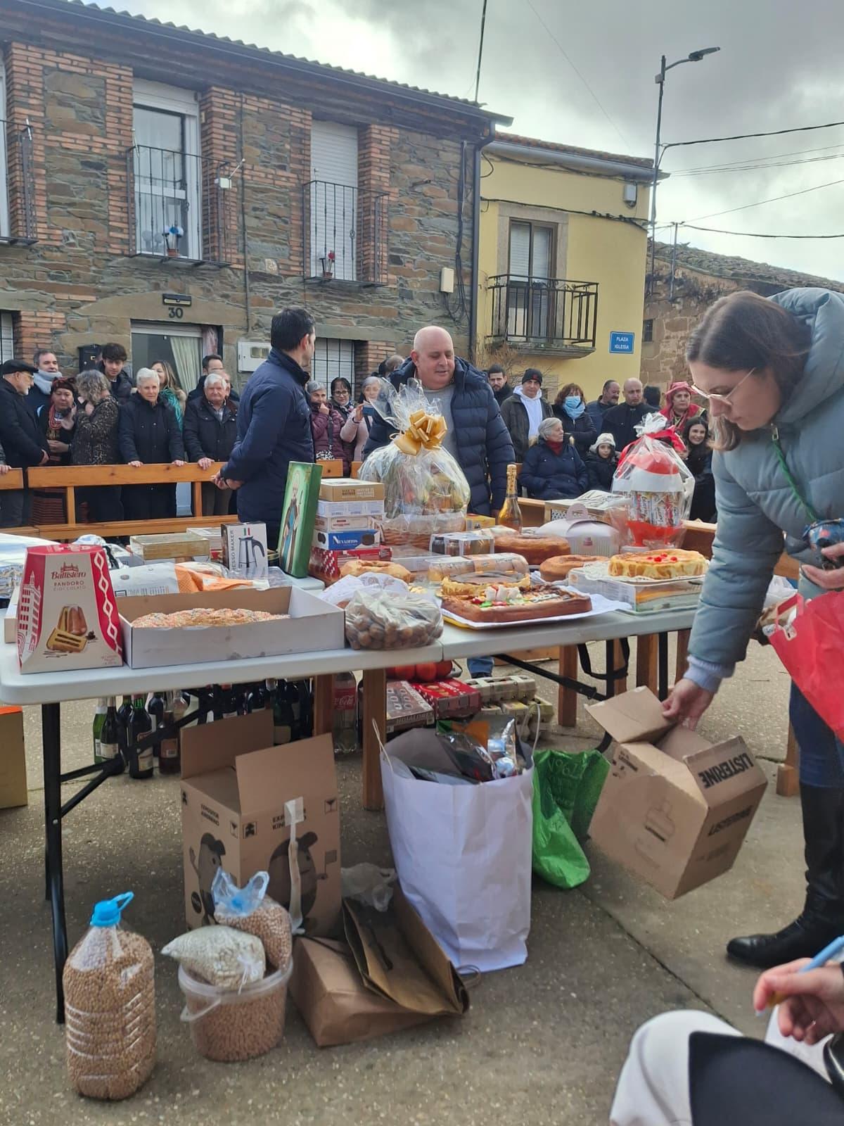 Veneración a San Antonio a la antigua usanza en Domez