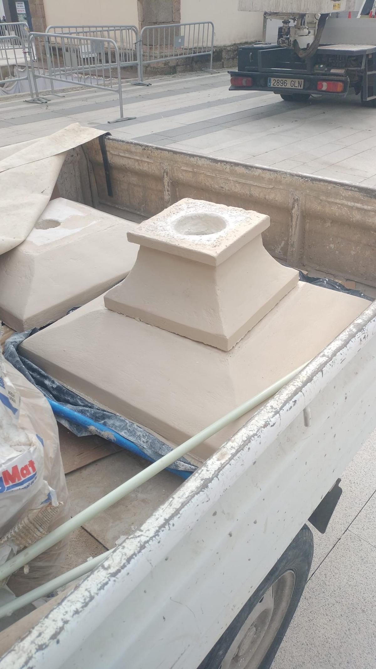 Una de las piezas ya restauradas, lista para ser colocada durante los trabajos de reposición.