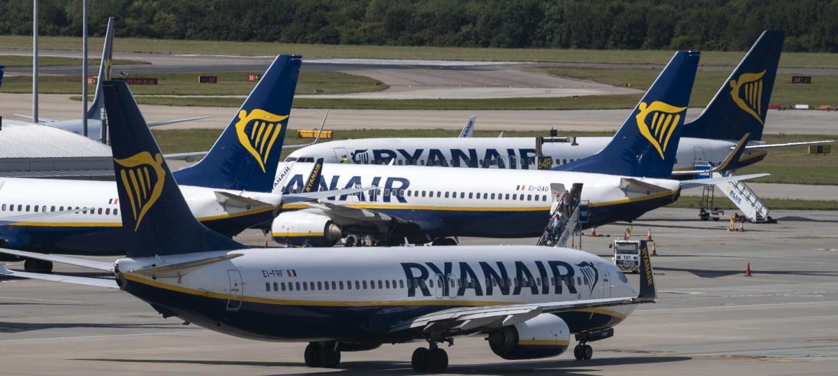 Aviones de Ryanari en el aeropuerto londinense de Stansted.