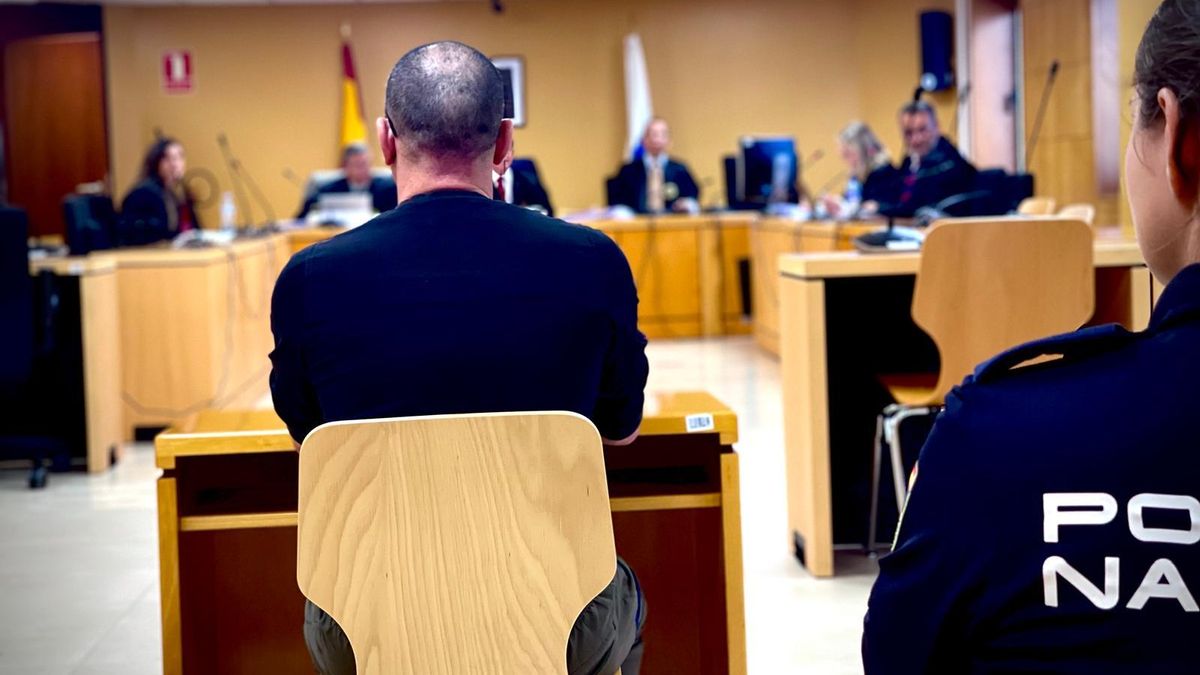 El acusado durante la vista oral celebrada ayer en el Palacio de Justicia de Santa Cruz de Tenerife.