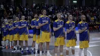 'No war', un mensaje en la piel de la selección de baloncesto de Ucrania en Córdoba