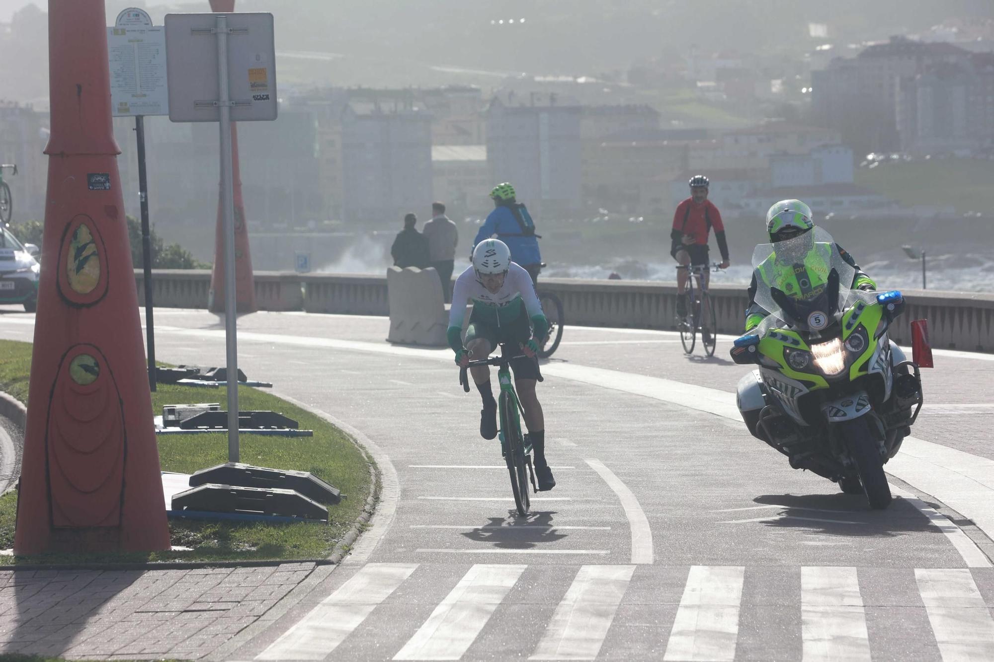 El joven corredor Joshua Tarling se impone en la contrarreloj inaugural de O Gran Camiño en A Coruña