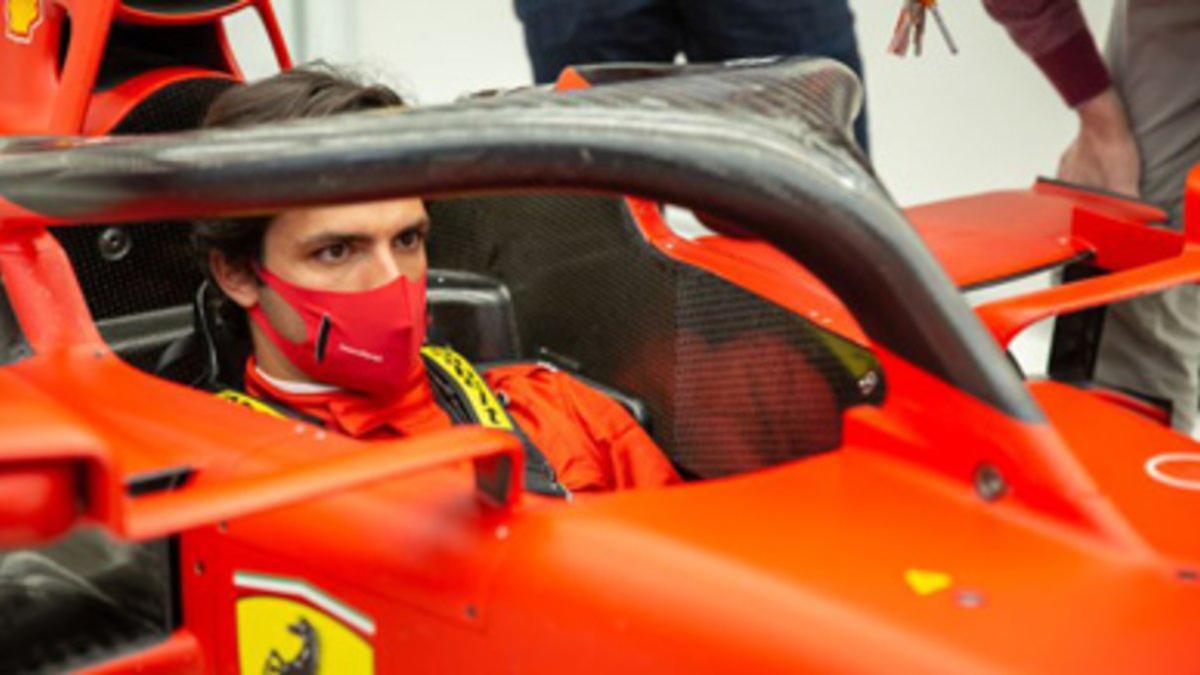Sainz Jr ya se subió al Ferrari en su visita a Maranello