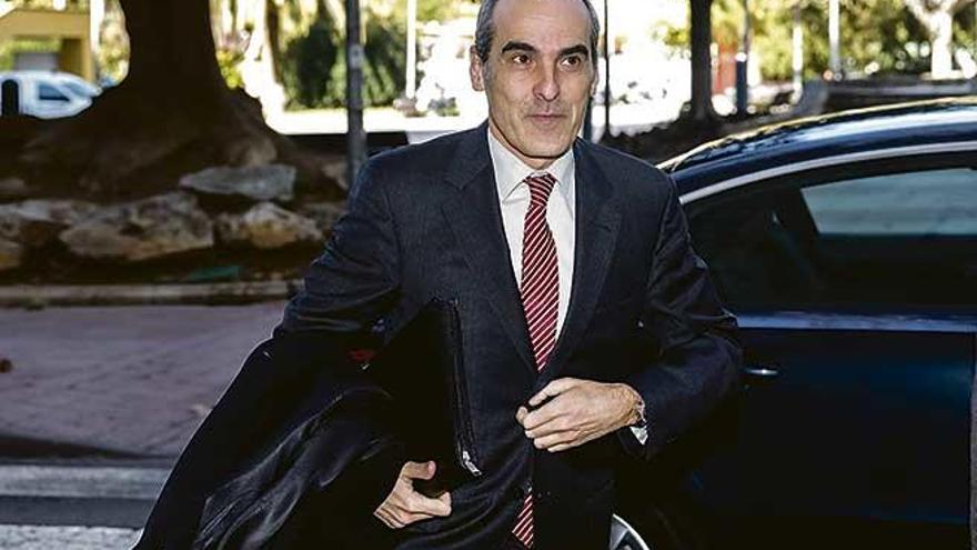 Alejandro Luzón realizó ayer su primera visita oficial a la fiscalía de Balears.