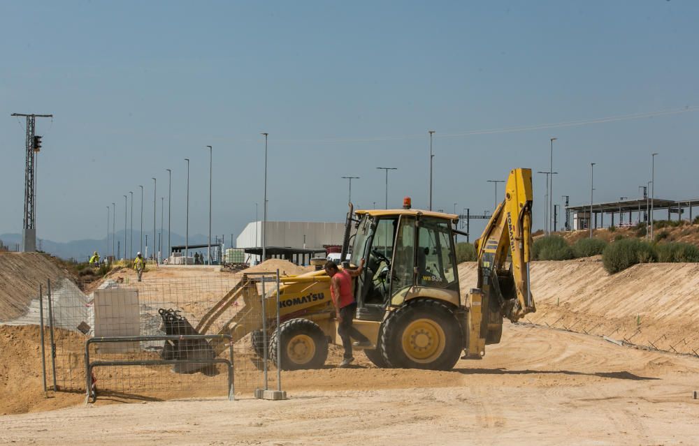 Fomento intensifica las obras del AVE en Elche