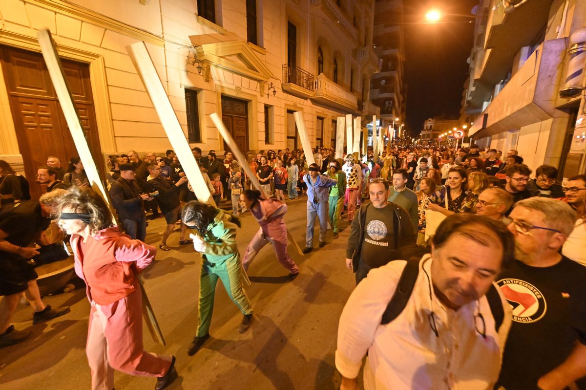 El espectáculo sorprendió a los cientos de asistentes.