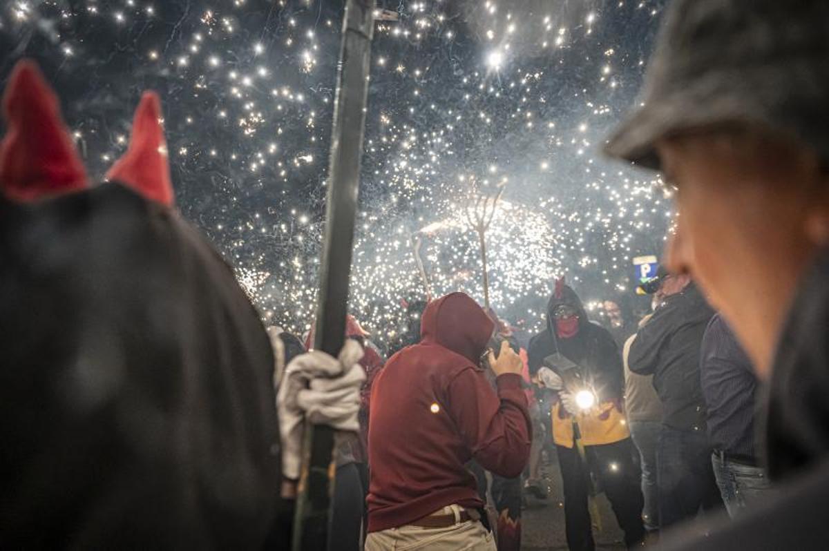 Buscate en las fotos del Correfoc de la Mercè 2023