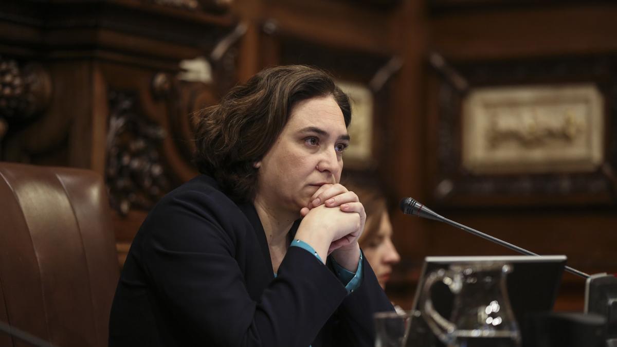 Ada Colau, durante el pleno municipal.