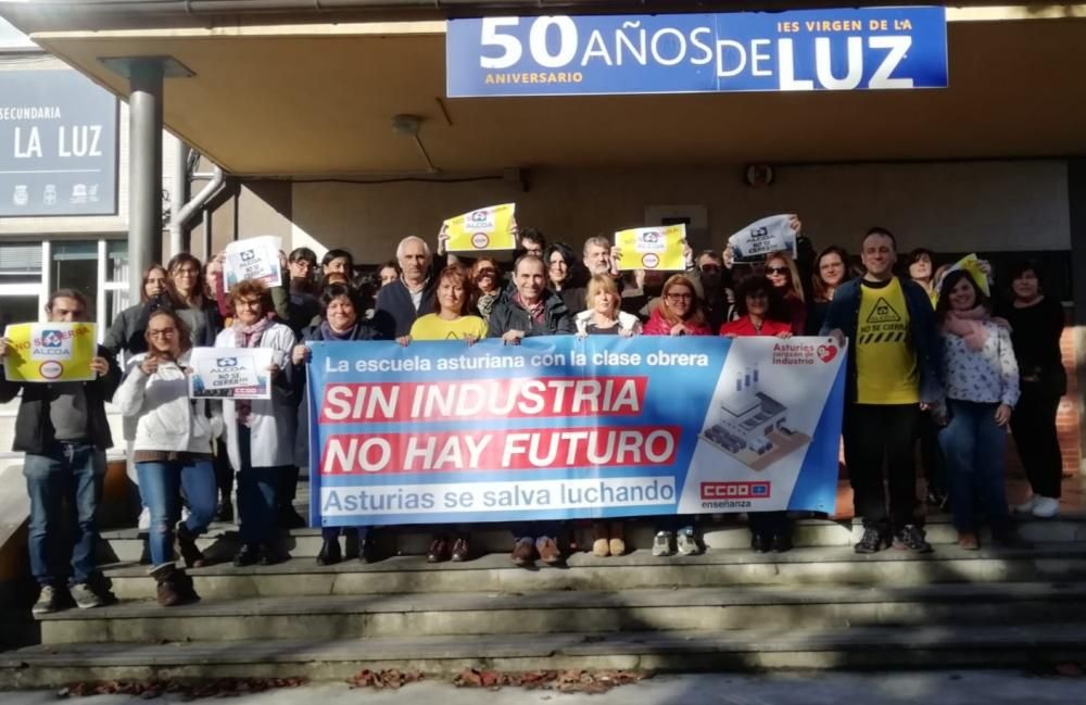 Los centros educativos, contra el cierre de Alcoa.