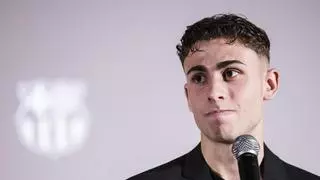 Fermín firma la renovación y se acuerda de sus difíciles inicios: "Nunca lo he tenido fácil en mi vida"