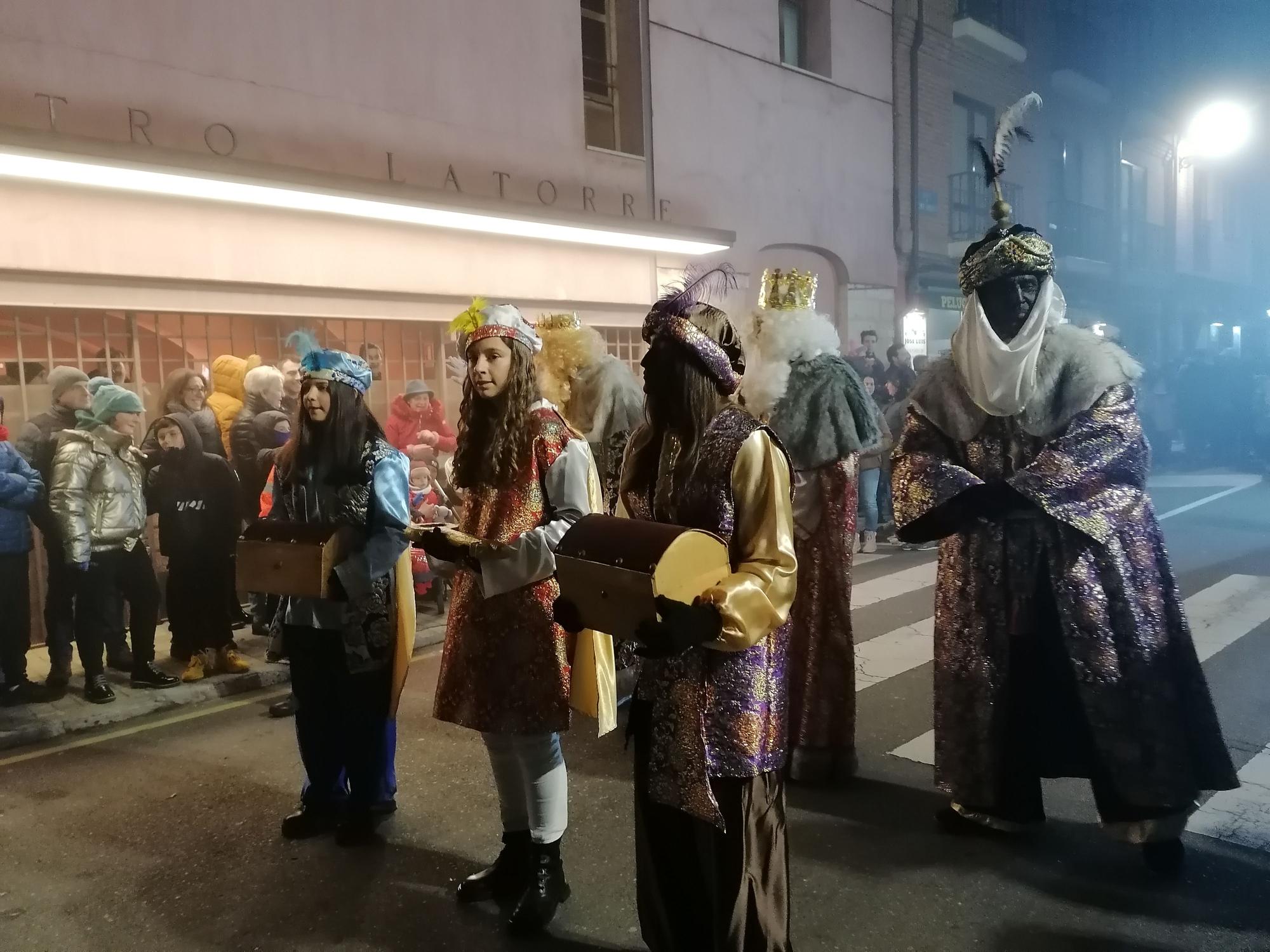 Los Reyes Magos regalan ilusión en Toro