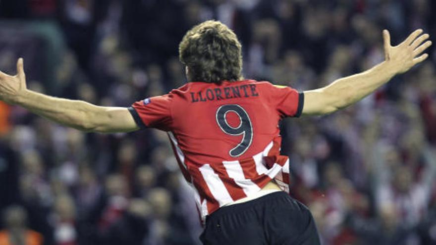 Llorente celebra el gol que dio el pase a la final al Athletic de Bilbao.