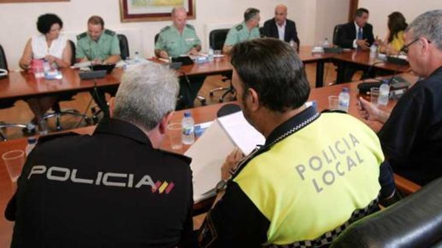 La Junta Local de Seguridad celebró ayer la segunda reunión del año para analizar el refuerzo de la vigilancia en Elche.