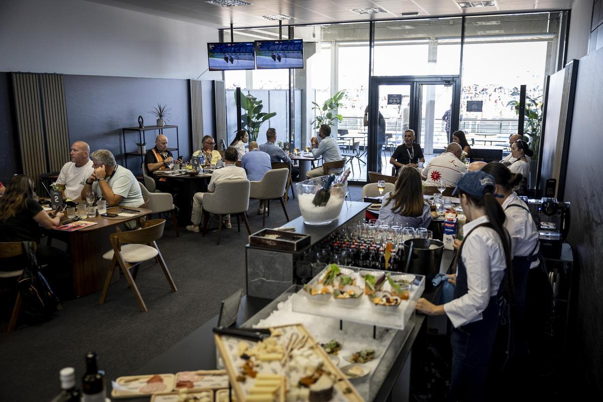 La sala Privilege, la más exclusiva de la zona VIP de Motorland Aragón.