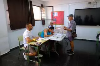 Un empresario contrata un catering de lujo para la mesa electoral que preside en Arguineguín: "Hoy pienso vivir como un rey"