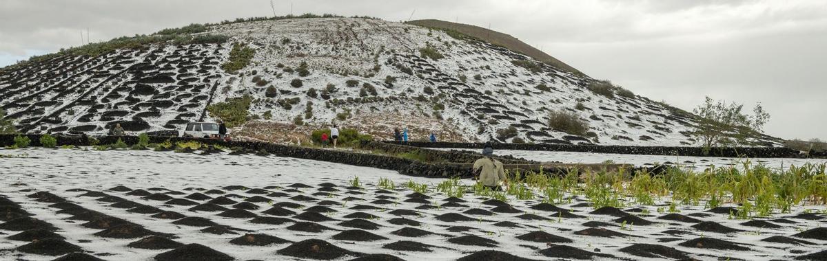 Una fuerte granizada en Lanzarote anuncia nuevas lluvias para las islas