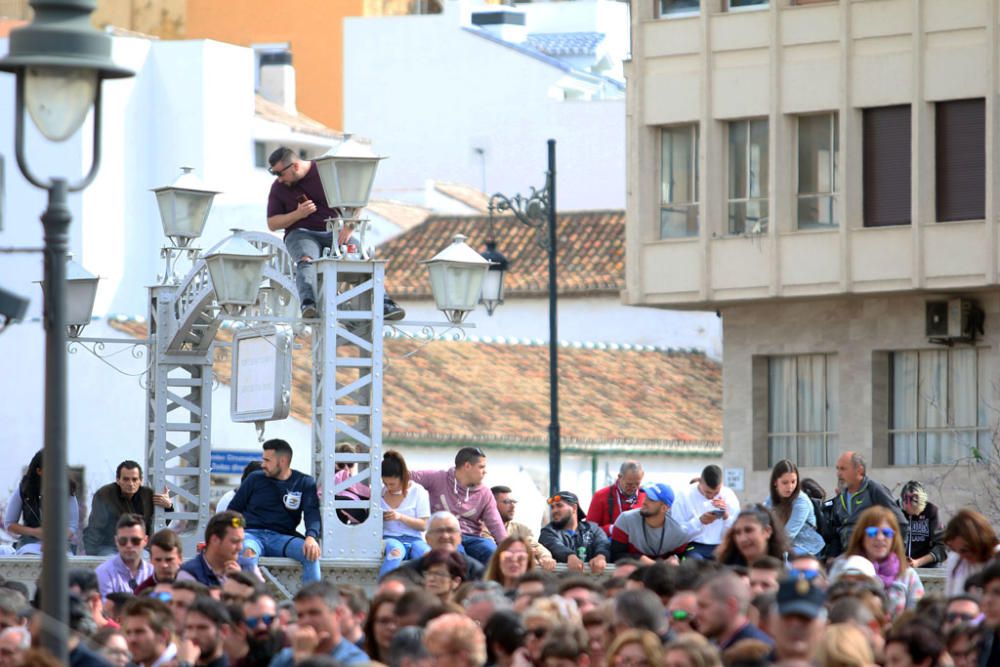 Tras desembarcar en el puerto de Málaga, la Compañía de Honores de la X Bandera del Tercio 'Alejandro Farnesio', IV protagoniza uno de los momentos más intensos de la Semana Santa de Málaga