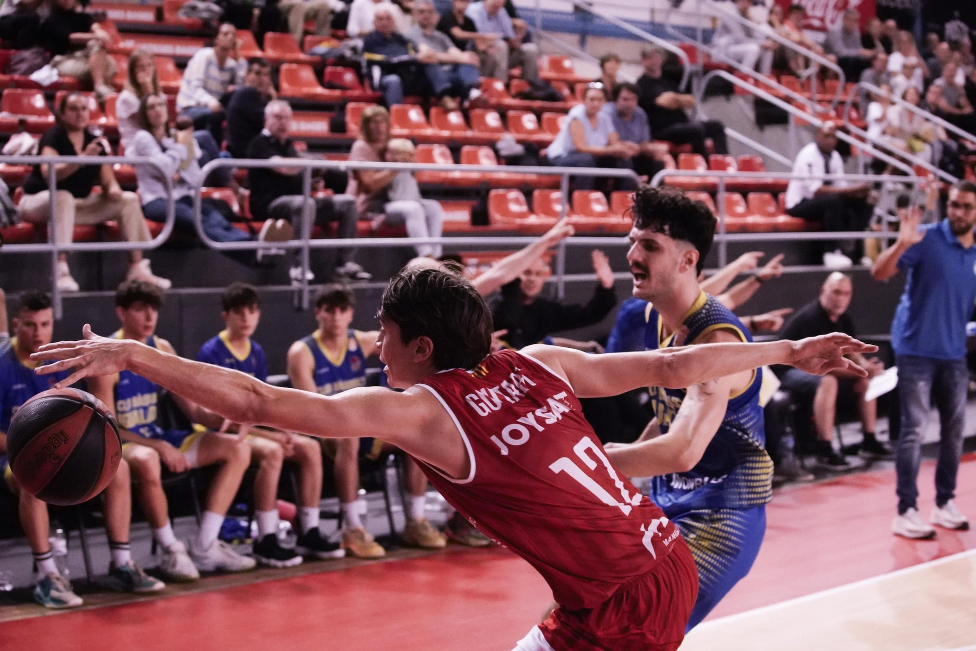 Totes les imatges del Bàsquet Manresa B - Cadí