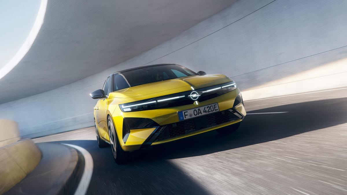 Opel Astra'nın yeni nesli yenilenen bir tasarıma sahip