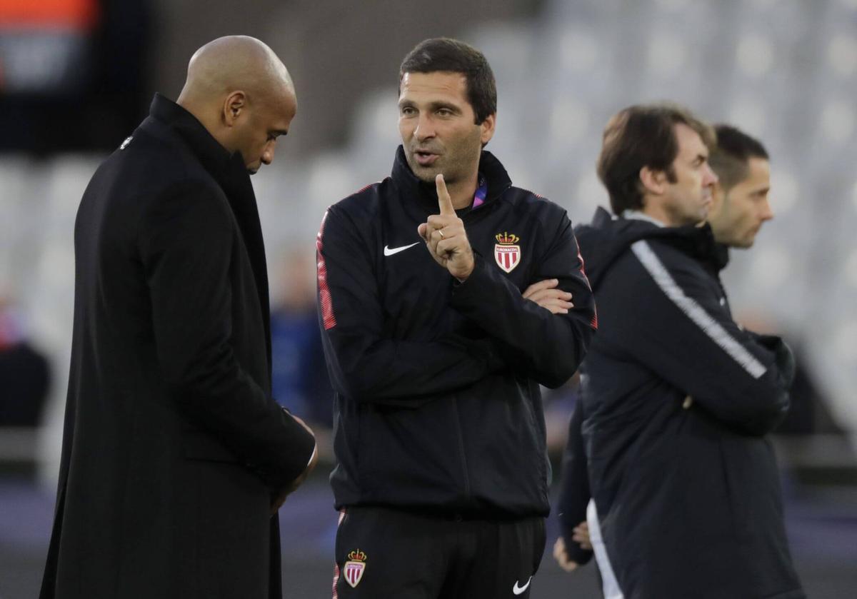 Thierry Henry, junto a Joao Tralhao, en su etapa en el Mónaco.