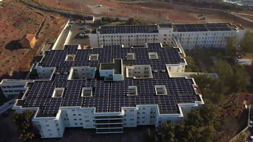 Eulen monta la planta solar  de la residencia de Taliarte que cubrirá el 84% de su consumo