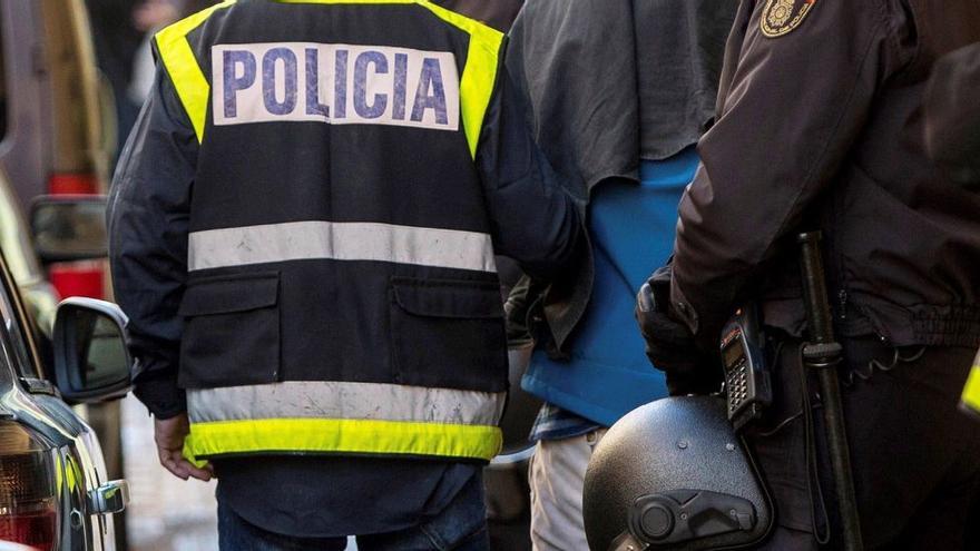 Detenido por el hurto de 49 puertas de cancela de aluminio en Tenerife