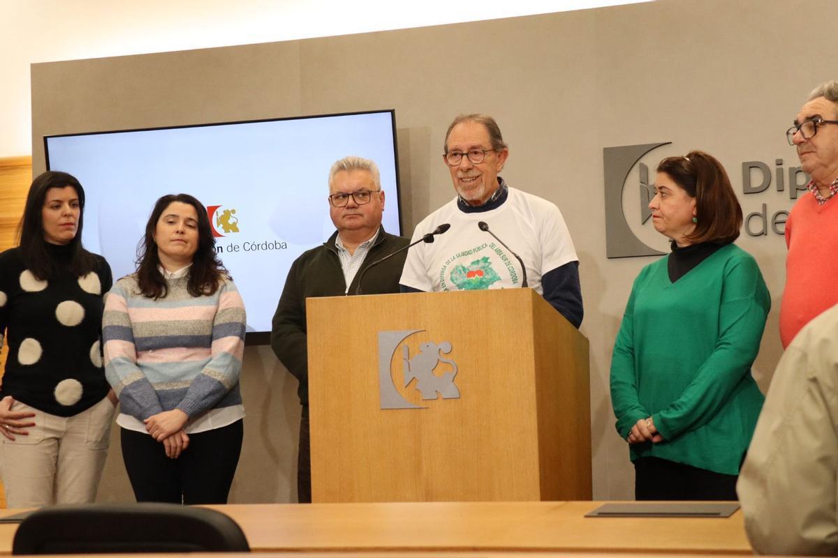 Rueda de prensa conjunta de PSOE, IU y miembros de las Mareas Blancas este lunes.