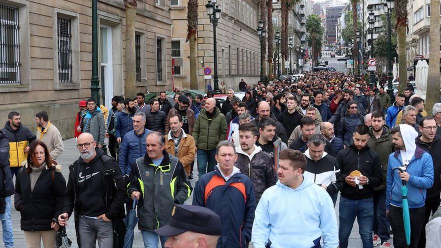 La marcha de los trabajadores del naval ayer en Vigo.    | // MADTA G. BREA