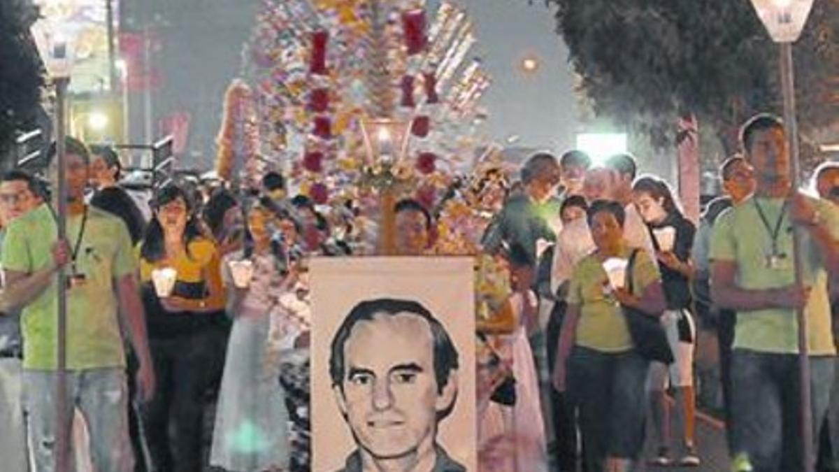 Procesión, en el 2009, del 20º aniversario de la muerte de Ellacuría.