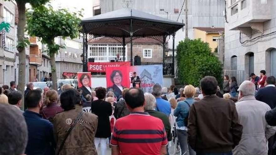 Eva García de la Torre en el cierre de campaña en San Benito. // D.P.