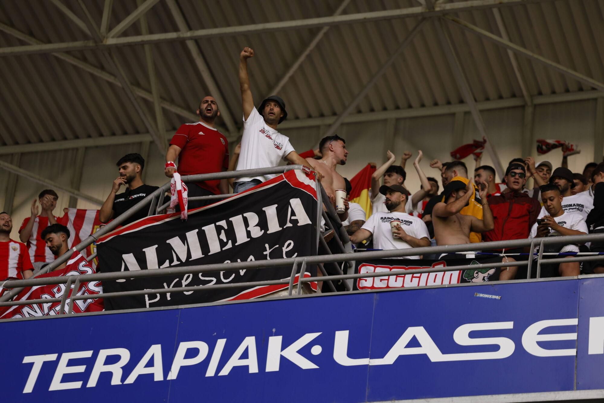 EN IMÁGENES: Ambientazo en la vuelta del play off entre Oviedo y Almería en el Carlos Tartiere