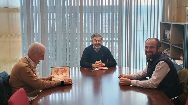 Miguel Fernández, Alejandro Calvo e Iván Allende, en la reunión de ayer.