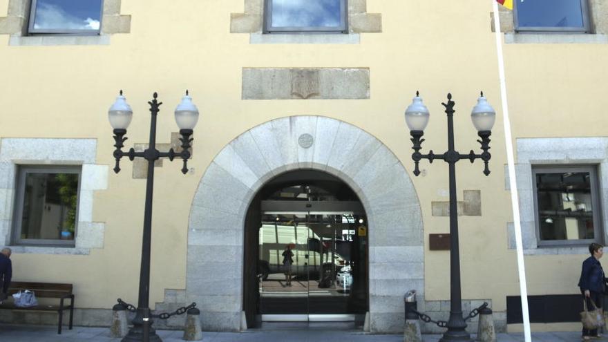 La façana de l&#039;ajuntament de Sant Feliu de Guíxols. Foto publicada el 31 de maig del 2019.