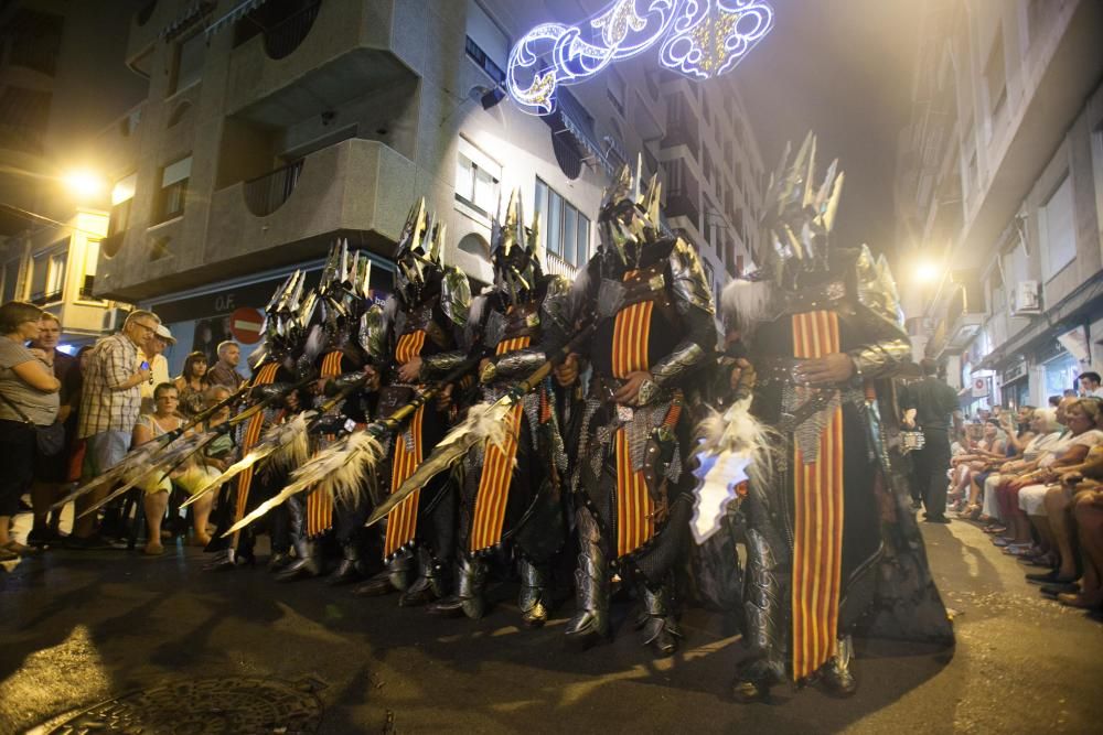 Lujo en la entrada de bandos de Santa Pola