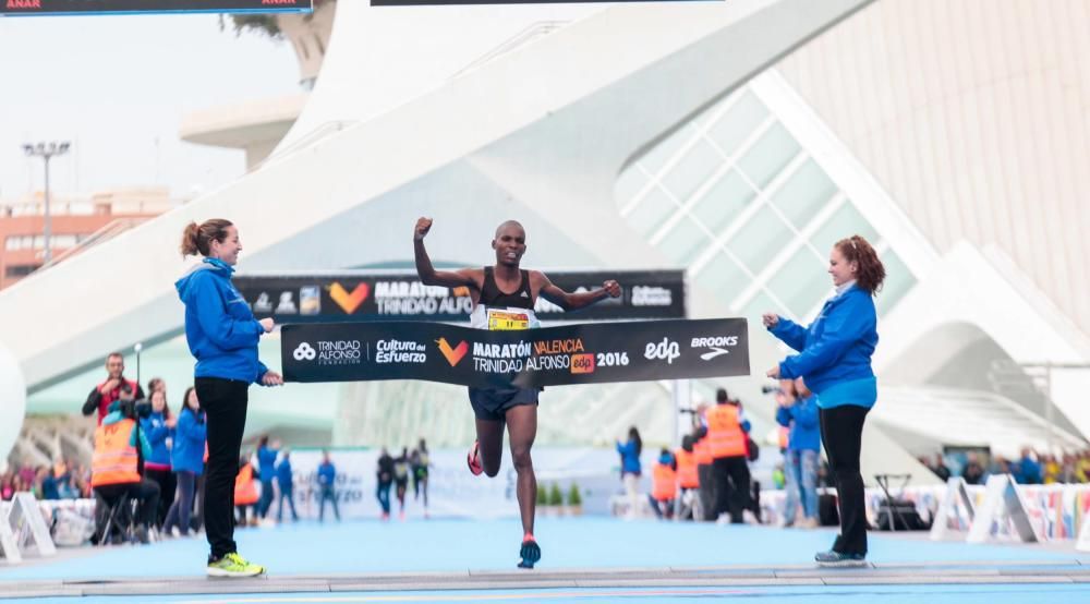 Kipchirchir gana el Maratón de Valencia