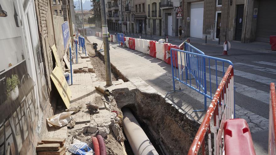 Tallen la circulació de la carretera de Santpedor entre la Bonavista i Sant Antoni Maria Claret