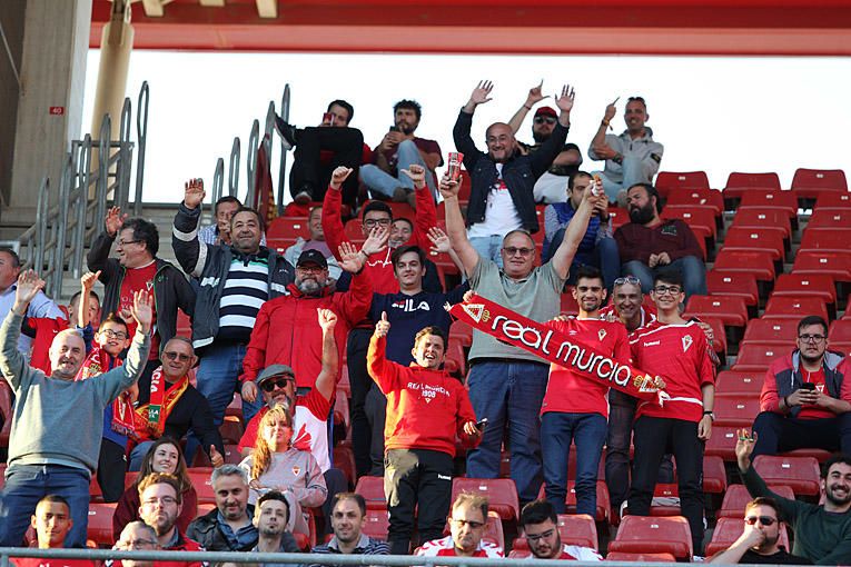 El Real Murcia cae ante el UCAM Murcia en casa