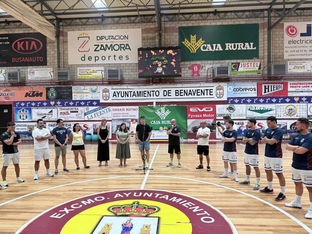 GALERÍA | El Atlético Benavente Caja Rural inicia la pretemporada