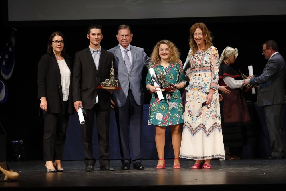 Gala de entrega de los premios Folclore Ciudad de Oviedo
