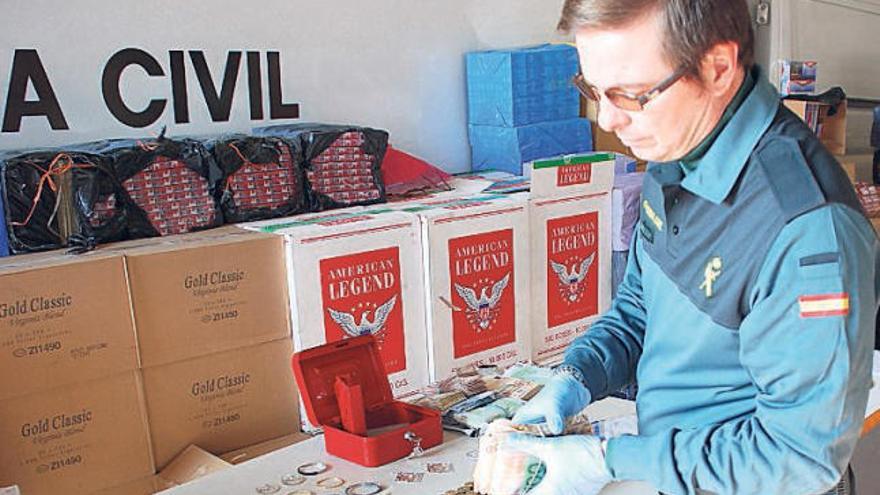 Desarticulan en Sevilla una activa red de contrabando que distribuía tabaco en Galicia