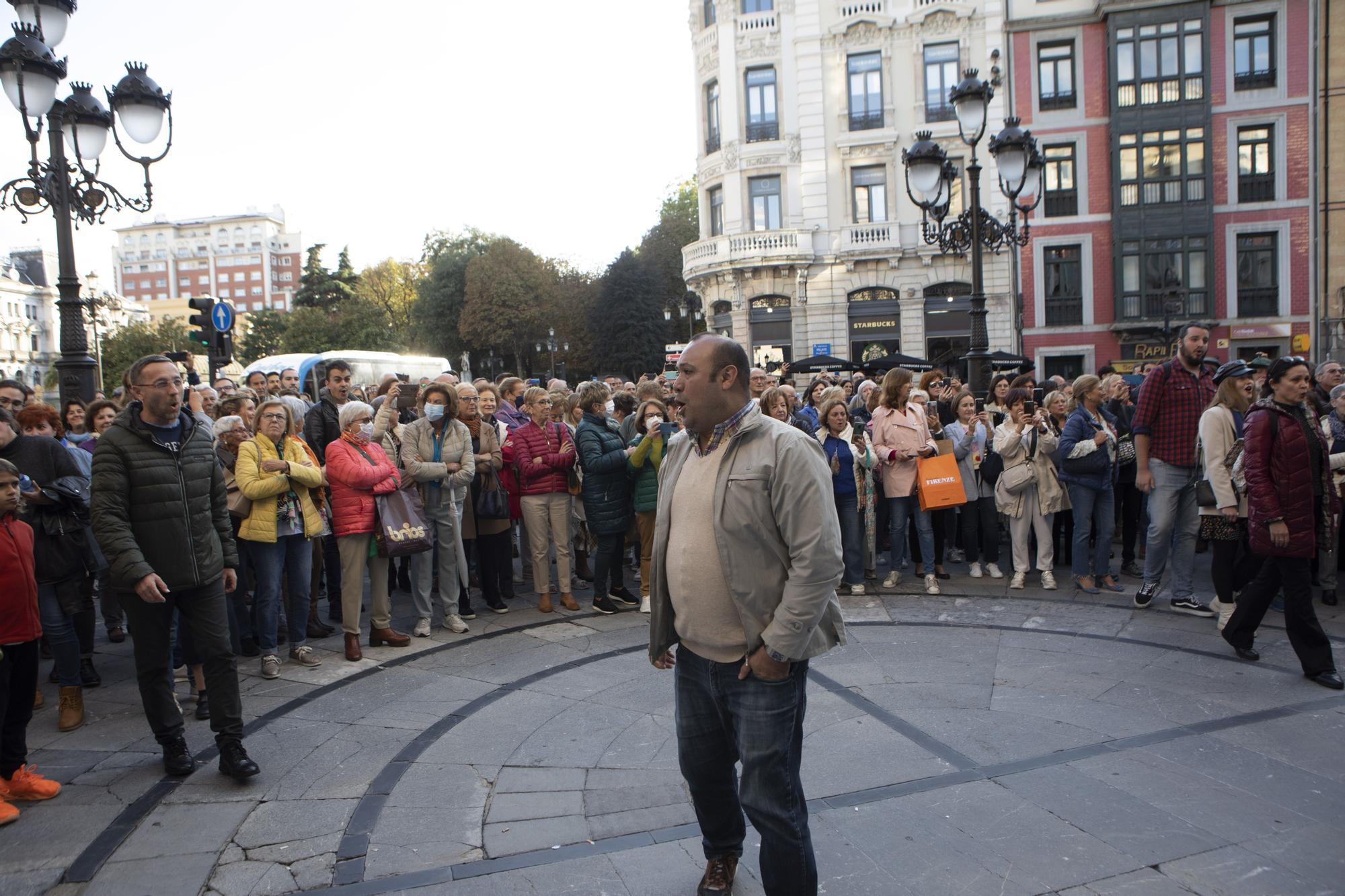 Entrega de la Medalla de Oro de la ciudad a la Fundación Ópera de Oviedo