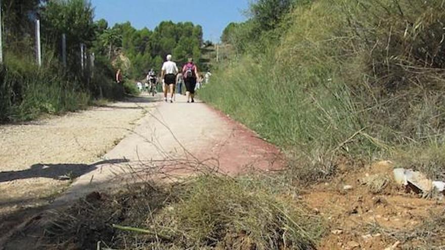 Una imagen de la conocida la vía verde del ferrocarril a Alicante, que utilizan ciclistas y senderistas
