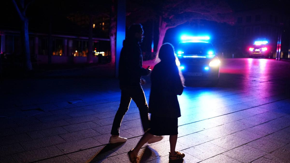 Calles a oscuras en Barcelona por el gran apagón.