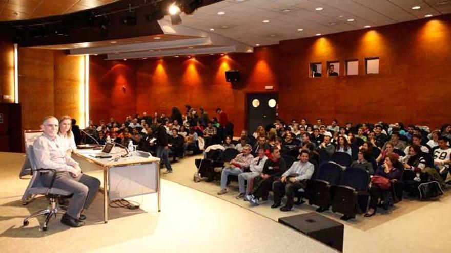 El Club Diario se llenó para escuchar a García-Verdugo y Soraya Pérez.