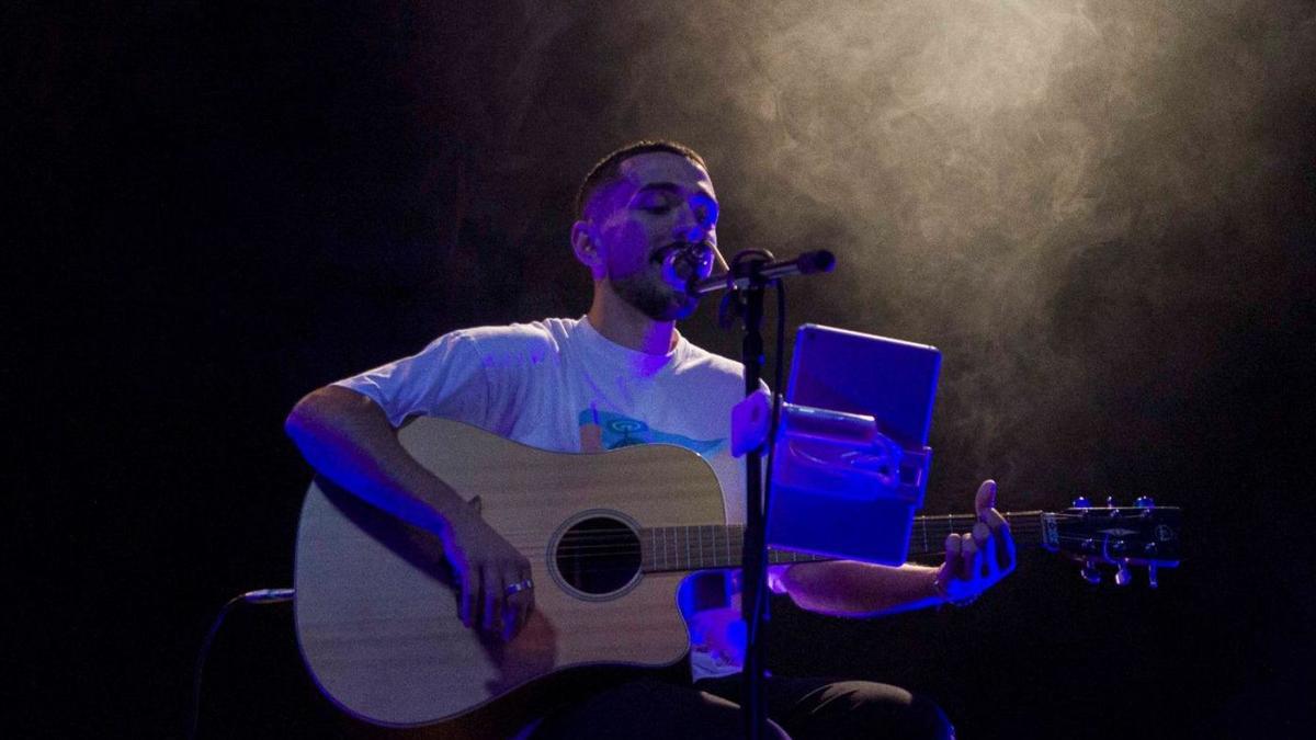 Un momento de la actuación del cantante cordobés Alex Márquez.